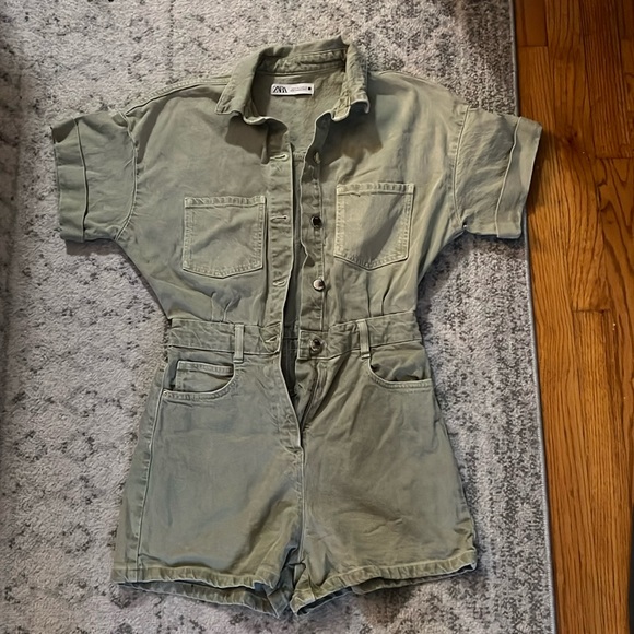 zara green jean romper in perfect condition - Picture 1 of 3